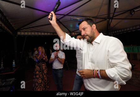 Soncino, Italia. 12 Luglio, 2019. Foto Stefano Cavicchi/LaPresse15/07/2019 Soncino/Cremona/ItaliaPoliticaIl Ministro Matteo Salvini in provincia di Cremona alla festa della Lega a SoncinoFoto Stefano Cavicchi/Lapresse15/07/2019 Soncino/Cremona/ItalyPoliticsMatteo Salvini a Soncino per lega party festa Credito: LaPresse/Alamy Live News Foto Stock