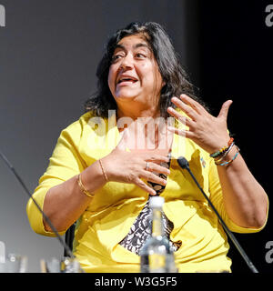 BFI Southbank, Londra, Regno Unito. Il 15 luglio 2019. Gurinder Chadha sul palco a Mark Kermode in 3d su lunedì 15 luglio 2019 al BFI Southbank di Londra. Nella foto: Gurinder Chadha. Foto di credito: Julie Edwards/Alamy Live News Foto Stock