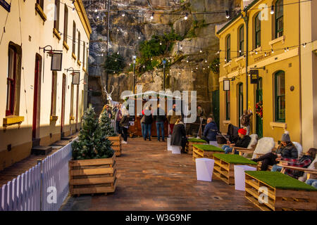 Il Bastille Sydney​ Festival è un francese di celebrazione culturale del cibo, del vino e dell'arte, si tiene ogni anno a Sydney Circular Quay e rocce, Australia Foto Stock