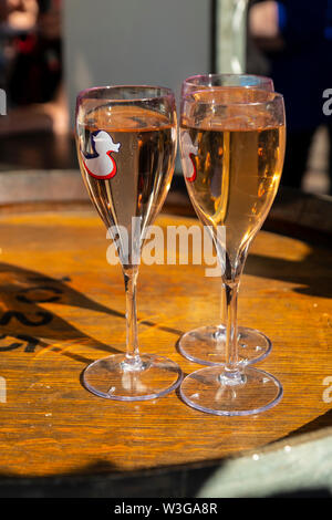 Il Bastille Sydney​ Festival è un francese di celebrazione culturale del cibo, del vino e dell'arte, si tiene ogni anno a Sydney Circular Quay e rocce, Australia Foto Stock
