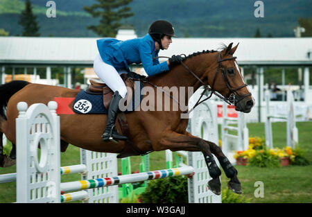 Cinquantesimo annuale di Lake Placid horse show (LPHS) a Lake Placid NY, STATI UNITI D'AMERICA. 700 cavalli hanno gareggiato nel 2019 Cacciatore e il ponticello concorrenza in Lake Placid. Foto Stock