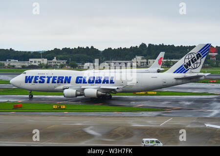 Tokyo, Giappone - Lug 4, 2019. N344kd Western Global Airlines Boeing 747-400F di rullaggio sulla pista dell'aeroporto Narita di Tokyo (NRT). Foto Stock