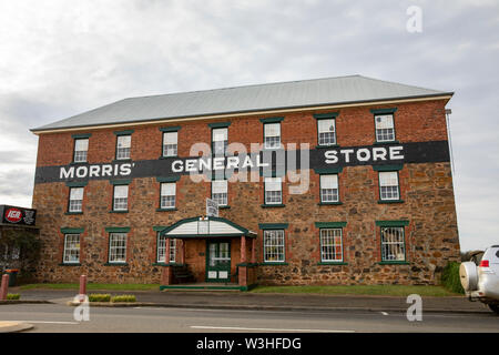 Swansea Tasmania. Tradizionale del XIX secolo Morris General Store edificio su Franklin Street a Swansea village center, Est della Tasmania, Australia Foto Stock