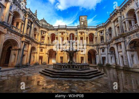 Chiostro Rinascimentale del Convento di Cristo Foto Stock