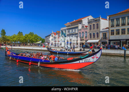 Tipiche imbarcazioni in Aveiro Foto Stock