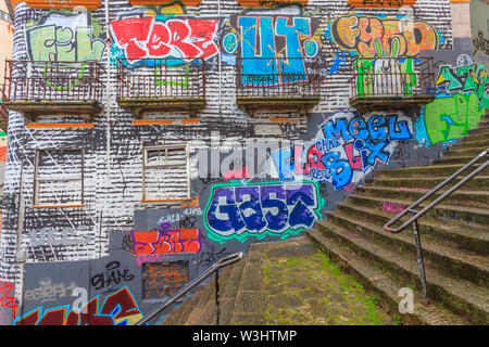 Graffiti sulle pareti di Porto Foto Stock