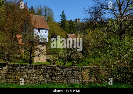 In Valle Tauber, con Topplerschlosschen, vicino a Rothenburg ob der Tauber, Media Franconia, Franconia, Baviera, Germania Foto Stock