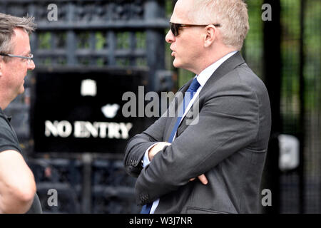 Dr Phillip Lee MP (Cost: Bracknell) all'ingresso del Palazzo di Westminster, Maggio 2019 Foto Stock