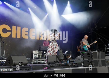 Morcheeba esibirsi sul palco principale al OnBlackheath Music Festival 2019 Foto Stock