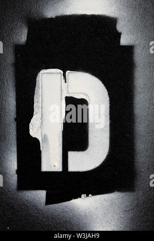 Lettera D grunge paninted spray stencil font Foto Stock