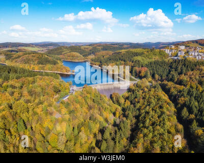 Vista aerea della diga di agger (Aggertalsperre) in Gummersbach Foto Stock