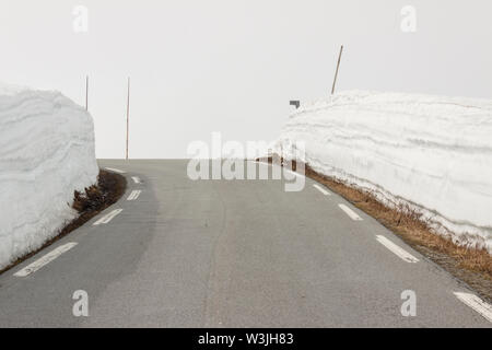 Sognefjellet strada per passare più alto in Norvegia. Foto Stock