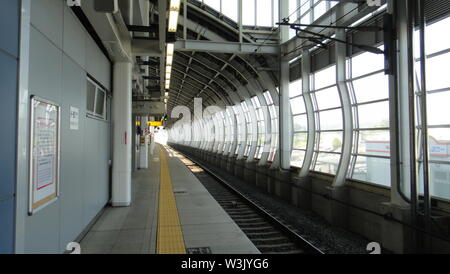 Hachinohe Stazione (Hachinohe-eki) è una stazione ferroviaria azionata dall'Oriente Giappone Azienda ferroviaria (JR East) a Hachinohe, Aomori, Giappone. Foto Stock