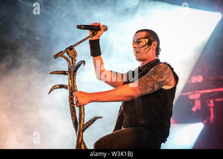 Oslo, Norvegia - 27 giugno 2019. Il Norvegese black metal band Satyricon esegue un concerto dal vivo durante il norvegese music festival tonnellate di roccia 2019 a Oslo. Qui la cantante Satiro è visto dal vivo sul palco. (Photo credit: Gonzales foto - Terje Dokken). Foto Stock