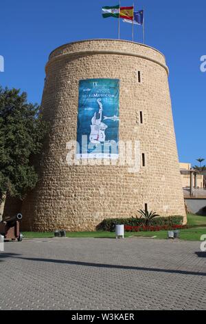 Santa Ana un castello del XVI secolo la fortificazione della città di Roquetas de Mar de Almería in Spagna nel mese di luglio 14, 2019 Foto Stock