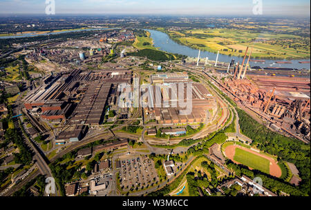 Fotografia aerea della ThyssenKrupp acciaierie e Schwelgern cokeria Schwelgern in Marxloh am Rhein a Duisburg nella regione della Ruhr in federa Foto Stock