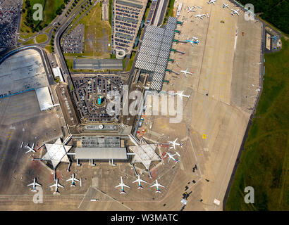 Edificio degli arrivi, Germania.., Europa, Eurowings, Eurowings aereo, vacanza aereo, aeroporto di Colonia / Bonn "Konrad Adenauer' (codice IATA: CGN) è il lar Foto Stock