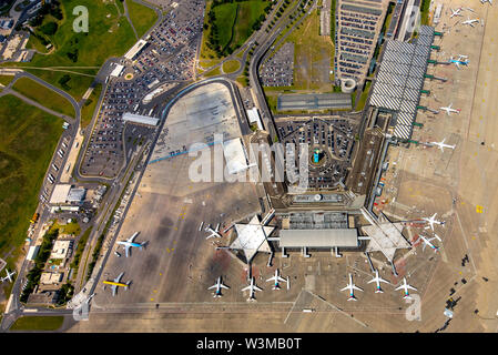 Edificio degli arrivi, Germania.., Europa, Eurowings, Eurowings aereo, vacanza aereo, aeroporto di Colonia / Bonn "Konrad Adenauer' (codice IATA: CGN) è il lar Foto Stock