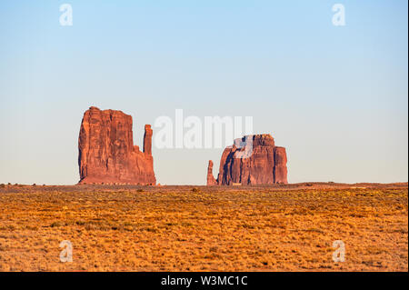 Buttes nella Monument Valley, Arizona, Stati Uniti d'America Foto Stock