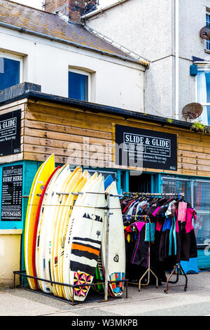 Negozio di surf (Diapositiva & Glide) in Newquay, Cornwall, Regno Unito Foto Stock