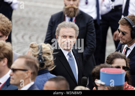 Parigi, Francia. 14 Luglio, 2019. Il francese il presentatore TV Michel Drucker durante il giorno della Bastiglia parata militare. Foto Stock