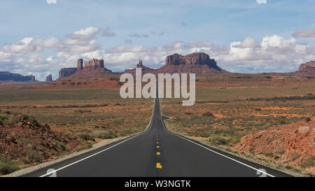 Mattina shot della HWY 163 alla monument valley nello Utah Foto Stock