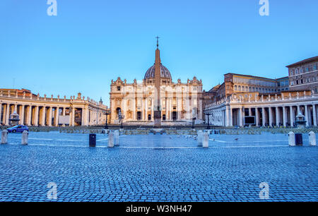 Piazza San Pietro nella Città del Vaticano - Roma, Italia Foto Stock