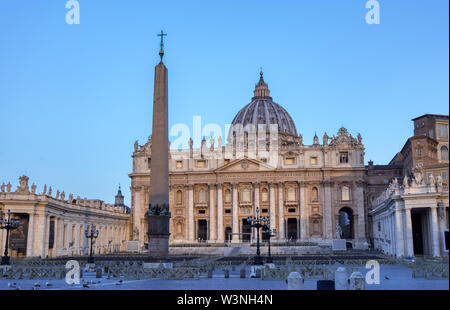 Piazza San Pietro nella Città del Vaticano - Roma, Italia Foto Stock