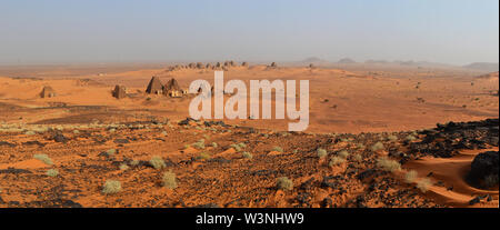 Panorama delle piramidi Nubiano in Sudan Foto Stock