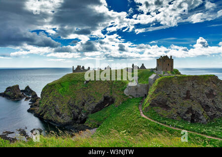 Castello di Dunnottar vicino a Stonehaven, Aberdeenshire, Scotland, Regno Unito Foto Stock