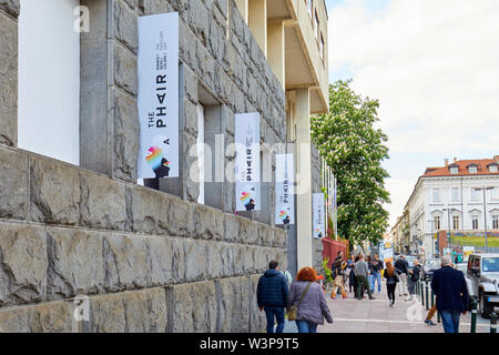 Torino, Italia - 4 Maggio 2019: La fotografia Phair arte fiera alla Borsa Valori con i visitatori a Torino, Italia. Foto Stock