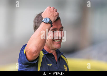 Il 16 luglio 2019, Pirelli Stadium, Burton upon Trent, Inghilterra; Pre-Season friendly, Burton Albion vs Sheffield Regno : Nigel Clough Manager di Burton Albion Credito: Mark Cosgrove/News immagini English Football League immagini sono soggette a licenza DataCo Foto Stock