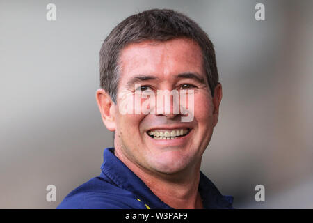 Il 16 luglio 2019, Pirelli Stadium, Burton upon Trent, Inghilterra; Pre-Season friendly, Burton Albion vs Sheffield Regno : Nigel Clough Manager di Burton Albion Credito: Mark Cosgrove/News immagini English Football League immagini sono soggette a licenza DataCo Foto Stock