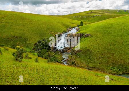 Cascata a RN4 vicino Ankazosary, Madagascar centrale, Madagascar Foto Stock