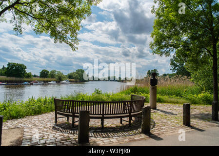 Un safari fotografico attraverso il parco Knoops in Bremen sul fiume Lesum Foto Stock