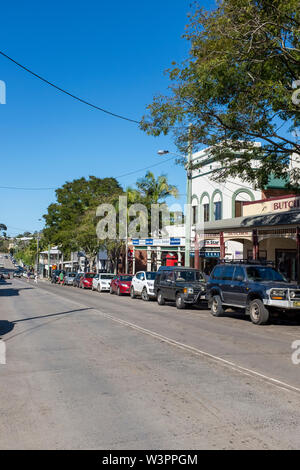 Byron Street, la strada principale di Bangalow, una pittoresca cittadina in Byron Bay entroterra a nord del New South Wales, Australia Foto Stock