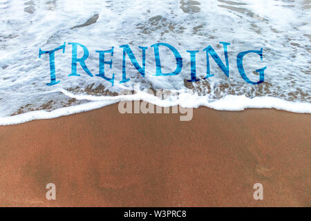 Concetto di tendenza notizie e idee sulle onde sul lato della spiaggia . ups e bassi di mercato . banner pubblicitario di bitcoin di tendenza Foto Stock