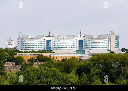 Vista del Queen Elizabeth Hospital di Birmingham, Regno Unito Foto Stock