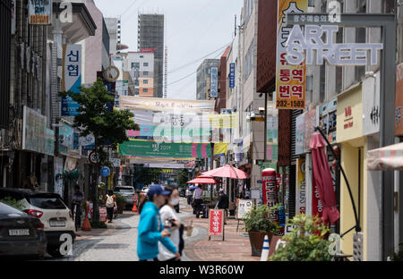 Gwangju, Corea del Sud. 17 Luglio, 2019. Vista nell'arte Street noto per i suoi studi artistici. Credito: Bernd Thissen/dpa/Alamy Live News Foto Stock