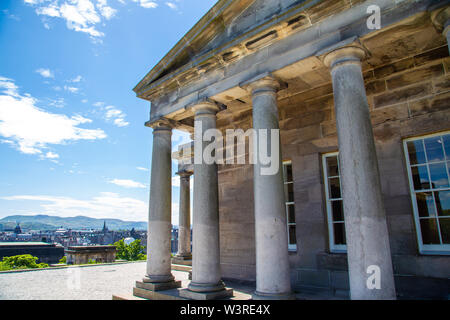 Il nuovo contratto collettivo di arts center presso l'ex città Osservatorio sulla Calton Hill a Edimburgo, Scozia, Regno Unito Foto Stock