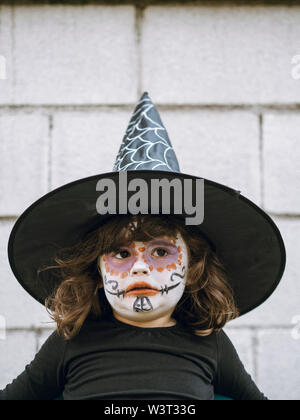 Ragazza vestita per Halloween Foto Stock