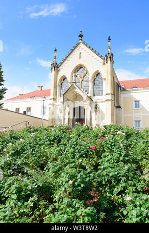 Alland: ex castello Schloss Mayerling, oggi Karmel St. Josef: chiesa di Wienerwald, Vienna Woods, Niederösterreich, Austria Inferiore, Austria Foto Stock