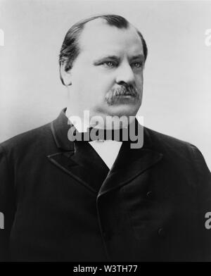 Grover Cleveland (1837-1908), 22 e 24 il presidente degli Stati Uniti 1885-89 e 1893-97, la testa e le spalle ritratto, 1880 Foto Stock