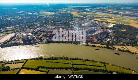 Foto aerea del mulino di acciaio Hüttenwerke Krupp Mannesmann GmbH HKM in Hüttenheim am Rhein con impianto di cokeria Hüttenheim a Duisburg nella regione della Ruhr Foto Stock