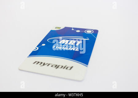 Tocco BLU n Go (Touch and Go) card, senza contanti carta di toccare il sistema di pagamento, per auto automatico di ingresso e di uscita presso il centro commerciale isolato in backg bianco Foto Stock