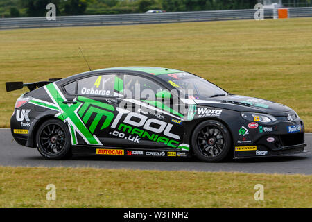 Snetterton, UK. 17 Luglio, 2019. Kwik montare British Touring Car Championship estivo di test a Snetterton il 17 agosto 2019 precedendo la serie 'triple-header gara evento su 3/4 agosto. Nella foto è Sam Osborne guida del Excelr8 della MG Motorsport6 Credito: Mark Bullimore/Alamy Live News Foto Stock