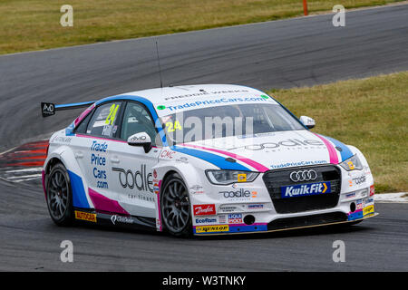 Snetterton, UK. 17 Luglio, 2019. Kwik montare British Touring Car Championship estivo di test a Snetterton il 17 agosto 2019 precedendo la serie 'triple-header gara evento su 3/4 agosto. Nella foto è Jake Hill alla guida della TradePriceCars.com Audi S3 Credito: Mark Bullimore/Alamy Live News Foto Stock