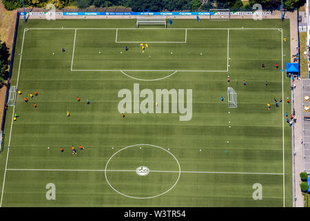 Vista aerea del ARENAPARK Schalke, Veltinsarena e Schalke basi di formazione con il vecchio Parkstadion e Hotel Courtyard Gelsenkirchen, Reha-Klini Foto Stock