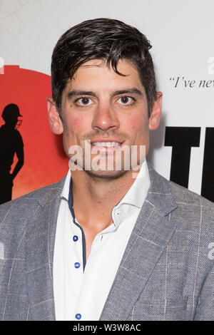 Alastair Cook assiste la prima mondiale di "BORDO' a Picturehouse centrale. Foto Stock