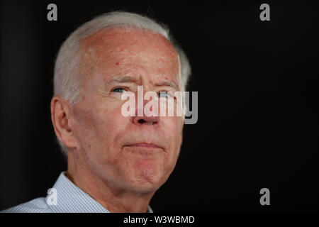 07172019 - Council Bluffs, Iowa, USA: ex vicepresidente degli Stati Uniti Joe Biden campagne per la nomination democratica per il 2020 Stati Uniti elezioni presidenziali al carro di Erba Eventi Centro, Mercoledì, Luglio 17, 2019 in Council Bluffs, Iowa. Foto Stock